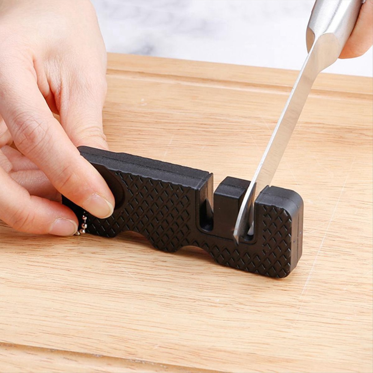 Outil d'affûtage de couteaux A - Workshop Tools Knife Sharpener avis et prix